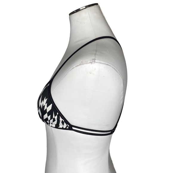 Victoria's Secret The Teeny Bikini Top in a Black and White Geometric Pr… - Picture 5 of 8